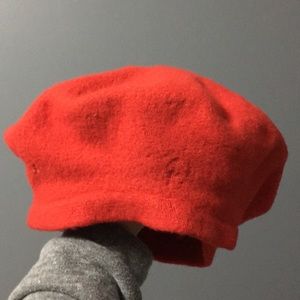 Red Beret 😍🤹🏻‍♀️